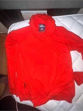 American Eagle Outfitters Men’s Red Active Flex pullover hoodie. Size Medium